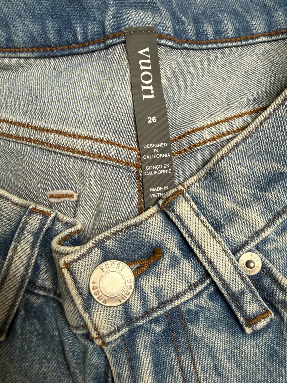 Vuori Vintage Wideleg Jean, Light Wash Indigo Denim, size 26 - Picture 7 of 7